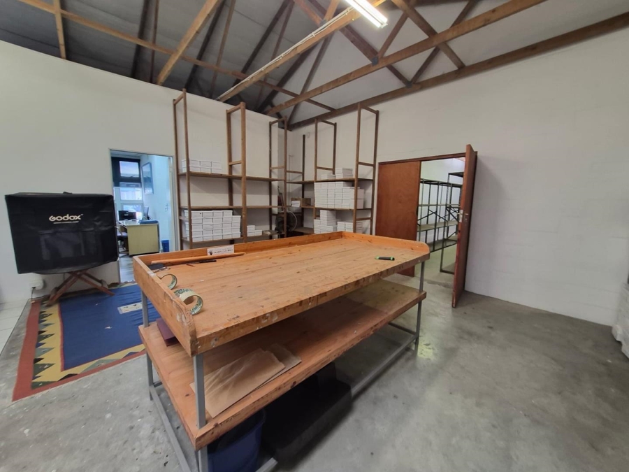 To Let Commercial Property for Rent in Pinelands Western Cape